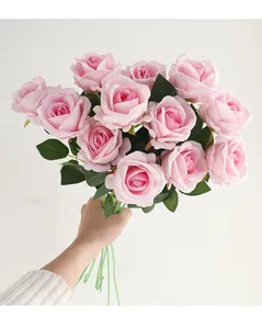 Künstlicher rosa Rosenstrauß Seidenblumen für Heimdekoration Fotografie Requisiten Tisch.