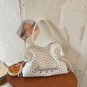 Sac cabas d'épaule blanc décontracté d'été à grande capacité avec motif de pattes mignon.