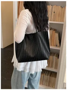 Sac cabas d'épaule tissé noir pour femme, grande capacité, sac fourre-tout de banlieue.