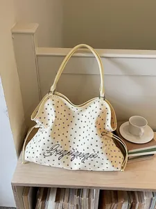 Sac cabas epaule grand capacite style ete pour femme avec joli motif empreinte patte.