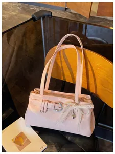Elégant sac à épaule rose pour femmes, superbe sac à main de banlieue avec nœud en perles.