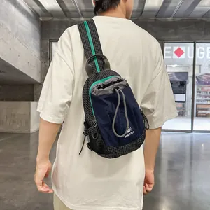 Bolso bandolera ligero para botella de agua, práctico con cordón para hombres y mujeres.