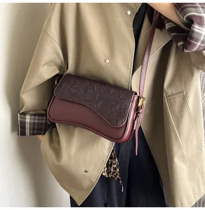 Chic French vintage women shoulder bag, elegant embossed flap crossbody bag, trendy wine red.