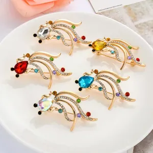Gold-plated crystal rhinestone fish brooch pin elegant animal corsage jewelry gift for women