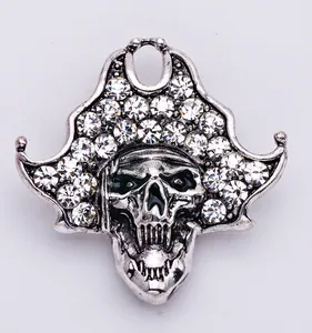 Silver alloy skull brooch pendant with sparkling rhinestones for Halloween party wear