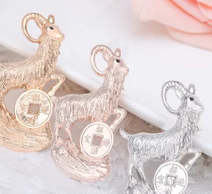 Broche zodiaque mouton en alliage exquise avec pièce de monnaie, bijou tendance élégant.