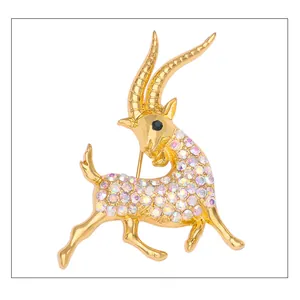 Broche chèvre en alliage doré strass, épingle de revers animal en cristal étincelant.