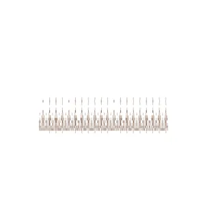 Detailansicht des Seidenschal-Bandmusters mit elegantem geometrischem Gitterdesign.