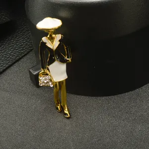 Vintage Legierung Dame Brosche Elegante Schwarz Weiß Emaille Strass Cartoon Figur Broche Nadel Für Frauen Mode Schmuck