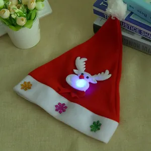 Lichtgevende Rode Pluche Kerstmuts Voor Kinderen Geborstelde Stof Met LED-Verlichting Kerstversiering Cadeaus