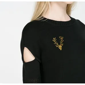 Vintage gold deer head brooch pin for women, elegant animal lapel pin sweater accessory.