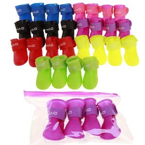 Set di scarpe impermeabili in silicone colorato per cani, proteggi-zampe antiscivolo per animali.