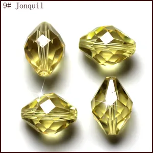 Primer plano detallado de cuentas de cristal amarillo facetadas, ideales para crear joyas DIY.