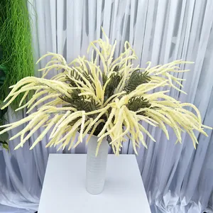 Kunstblumen Gesteck künstliche Astilbe im weißen Vase für Hochzeit Deko Detailansicht