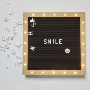 Tableau a lettres en feutre LED avec cadre en bois et lettres interchangeables deco