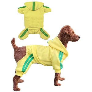 Tuta con cappuccio per cani righe gialle verdi abbigliamento animali inverno caldo dettaglio