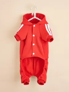 Felpa con cappuccio rossa per cani con strisce bianche e bottoni automatici, abbigliamento.