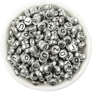 Zilver gegalvaniseerde acryl letterkraaltjes, platte ronde kralen voor DIY sieraden maken.