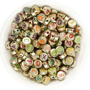 Goud gegalvaniseerde acryl letterkraaltjes, platte ronde grote gat DIY ambachtelijke kralen details