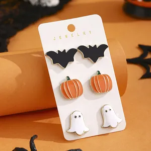 Juego de pendientes de Halloween con murciélagos negros, calabazas y fantasmas blancos
