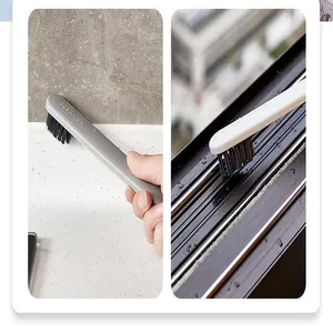 Detailaufnahme der praktischen Fugenreinigungsbürste für Fensterschienen und Fliesenfugen.