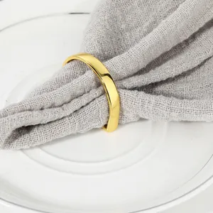 Goldener Metall Serviettenring Halter Detailansicht, polierte Legierung Tisch Deko, neu.