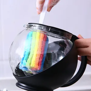 Cepillo de taza de esponja colorida con mango largo, ideal para limpiar botellas y cristalería.