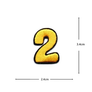 Goudkleurig nummer 2 geborduurde patch kleding reparatie decoratieve badge detail