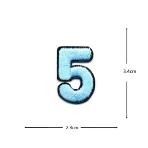 Blauwe nummer 5 borduurwerk patch opstrijkbaar kleding reparatie badge 3.4x2.3 cm