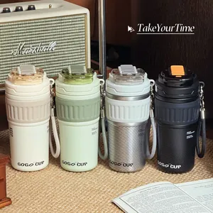Set tragbarer isolierter Kaffeebecher aus Edelstahl mit Doppeltrinkdeckel und Schlaufe