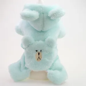 Combinaison en peluche bleu clair pour chien avec visage d'ours pour l'hiver.
