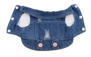 Gilet en jean bleu délavé pour chien avec boutons pailletés roses pour petites races