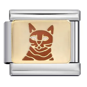 Macro d'un charm de chat orange pour bracelet à maillons italiens personnalisable