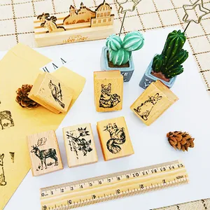 Vintage houten stempelset met schattige bosdieren voor DIY scrapbooking en dagboekdecoratie