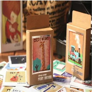 Vue détaillée des cartes de message LOMO PONY BROWN en boîtes de papier kraft