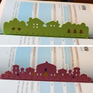 Niedliche Holzlineale mit Haus- und Palastmotiven für Schüler und Bastelbedarf.