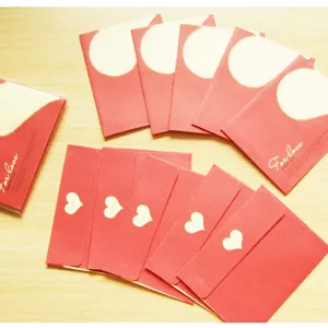Juego de 10 mini sobres rojos con diseño de corazón blanco y texto dorado For Love
