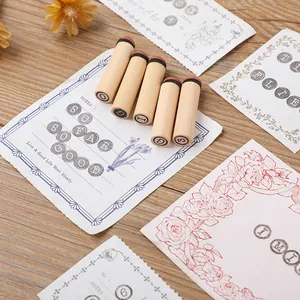 Timbri cilindrici creativi in legno con lettere per DIY e decorazione diario