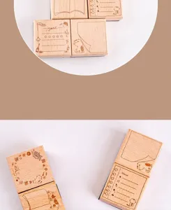 Primer plano de sellos de madera vintage con gatos de dibujos animados y marcos de notas