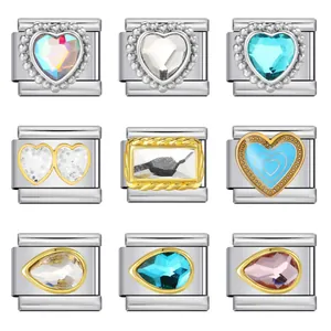 Vari componenti modulari per bracciali italiani in acciaio inossidabile con zirconi