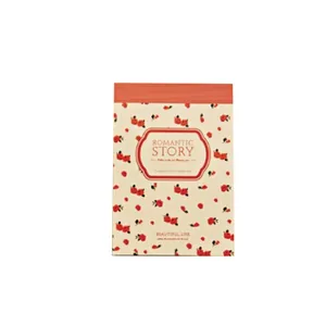 Esthetisch memoblok met roze bloemmotief romantisch verhaal thema briefpapier vintage