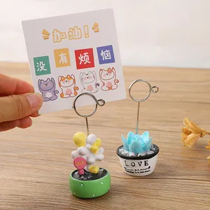Kreative Miniatur-Sukkulenten-Schreibtisch-Kartenhalter und Memoclip für das Büro