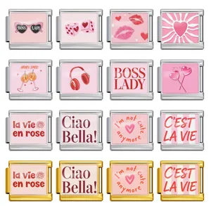 Collezione di charm modulari italiani rosa con cuori e scritte per bracciali DIY.