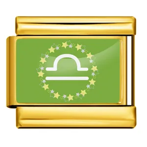 Charm italien en acier doré avec signe de la Balance sur fond vert étincelant