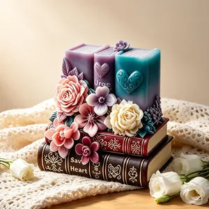Vue détaillée des motifs floraux complexes sur une bougie vintage en forme de livre.
