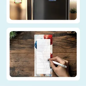 Magnetischer Notizblock mit Blumenmuster für Einkaufslisten und Kühlschränke auf Holz.