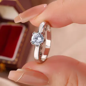 Minimalist Copper Zirconia Heart Ring For Women Four-Prong Setting Geometric Finger Ring Wedding Engagement Fashion Jewelry