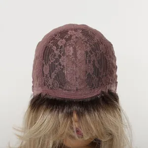 Vista detallada de la malla interna transpirable de una peluca Bob rubia ombré de pelo mixto