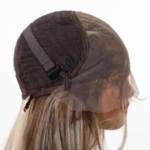 Vista detallada del interior de un gorro de peluca de encaje 13x6 con correas ajustables