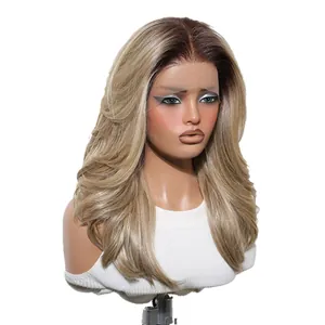 Επαγγελματική περούκα ombre blonde με φυσικά κυματιστά μεσαία μακριά μαλλιά σε μανεκέν